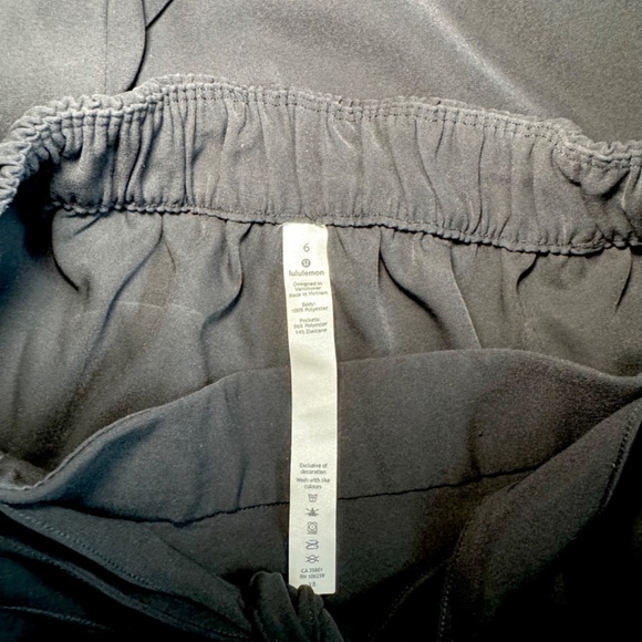 Lululemon Pants Women's Size 6 Black Noir Crop Waist Tie Flowy Office - Picture 3 of 9